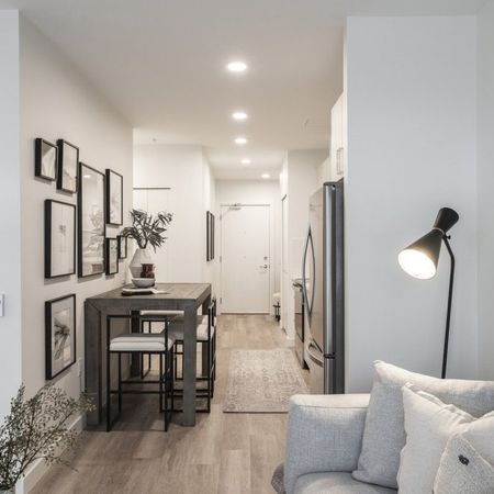 The CoMo Apartments - Photo 3