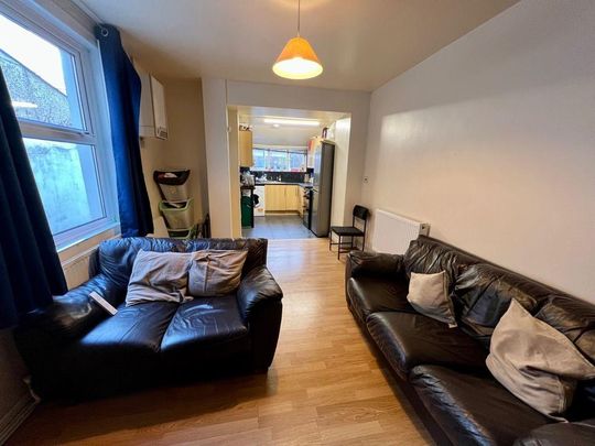 4 bedroom house share to rent - Photo 1