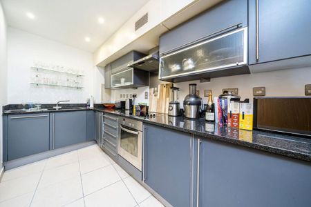 3 bedroom flat to rent - Photo 5