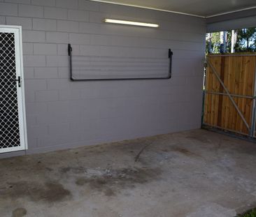 SPACIOUS THREE BEDROOM HOME – HUGE, FULLY FENCED GARDEN – PET FRIENDLY - Photo 5