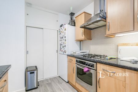 1 bedroom room to rent HEATHSIDE, WEYBRIDGE - Photo 5