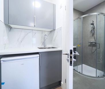 1 bedroom in a house share to rent - Photo 4