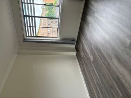 Spacious & Modern 2-Bedroom Unit – Excellent Location on Wallace Street, Blacktown - Photo 4