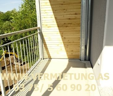 Sonniger Feierabendbalkon lädt zum Verweilen ein - Foto 3