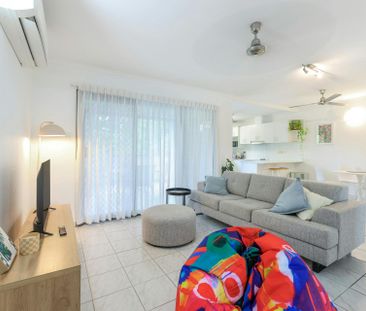 EASY, COMFORTABLE LIVING! - Photo 2