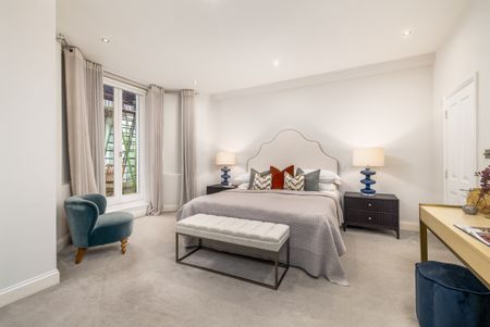 A Three-Bedroom Garden Apartment on Draycott Place - Photo 5