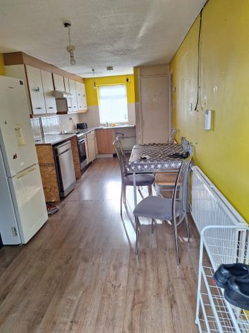 3 bedroom terraced house to rent - Photo 5