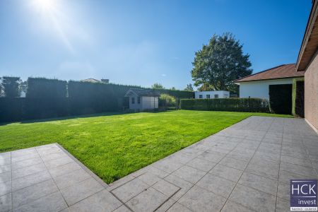 OUDENAARDE - Volledig gelijkvloerse open bebouwing met 3 SLPK. op 800 m² - Foto 2