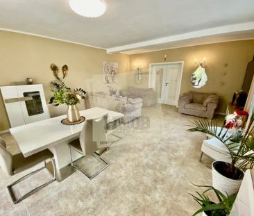 Casa cu 4 camere 3 bai 2 terase si teren 450 mp in zona Parcul Sub Arini - Fotografie 4