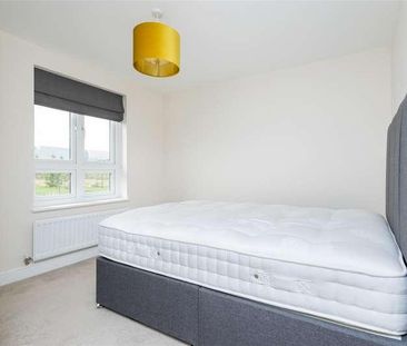 Cusworth Garth, Leeds, LS15 - Photo 4