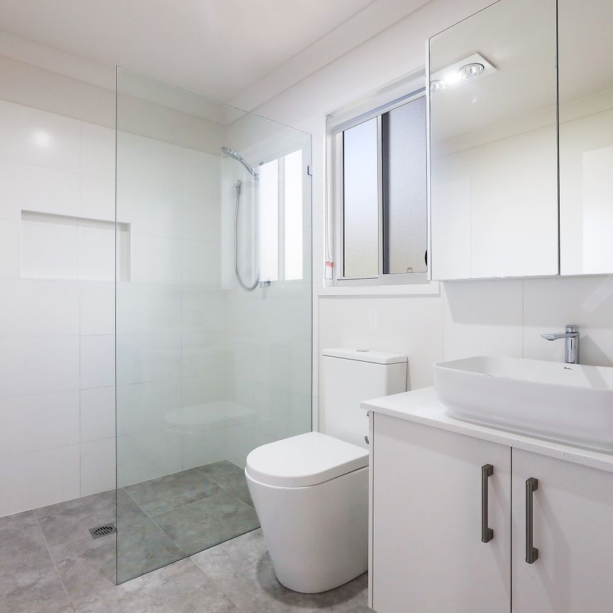 2/6 Messines Crescent, Miami QLD 4220 - House For Rent - $850 | Domain - Photo 1