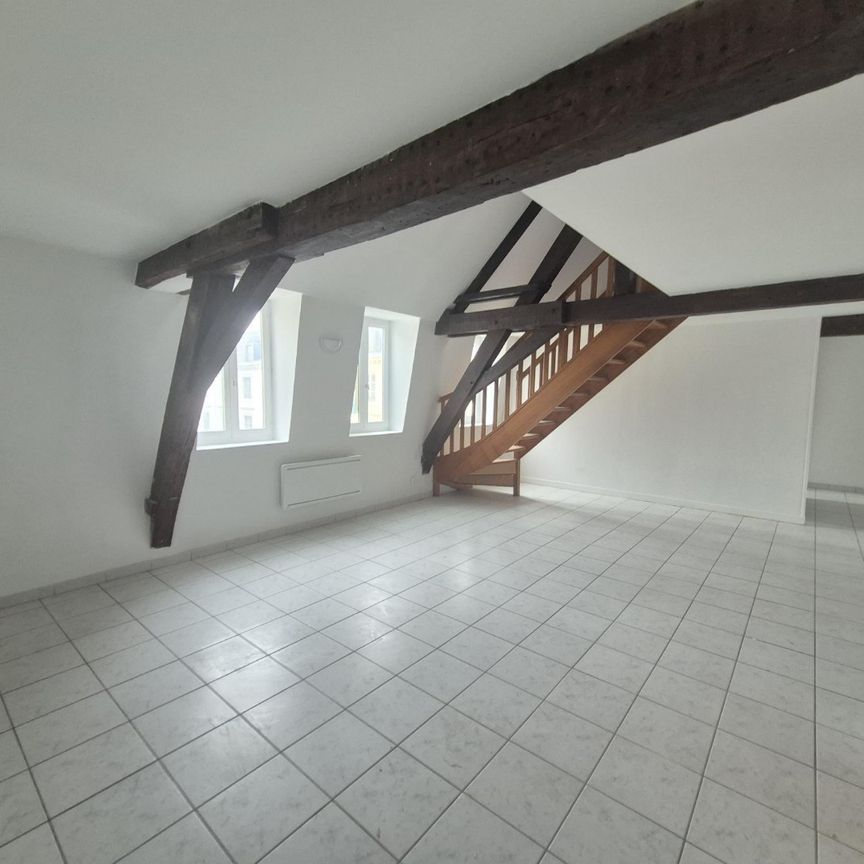 Location Appartement 3 pièces 99m² ST OMER 62500 - Photo 1