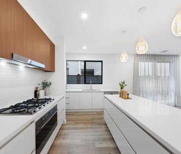 Ex- Display home in Grandview Estate - Photo 6