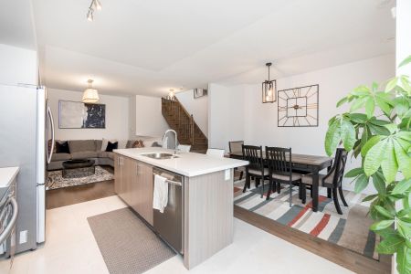 For Lease - 3036 Silvertip Common Crescent, Oakville, Ontario - Photo 2