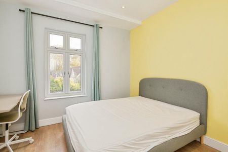 4 bedroom terraced house to rent - Photo 3