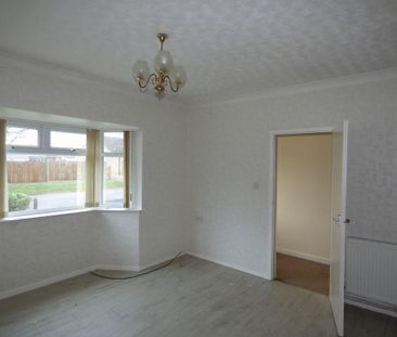 2 bedroom semi-detached bungalow to rent - Photo 4