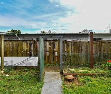 Welcome Home to Your Otahuhu Oasis! - Photo 4