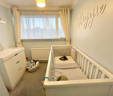 3 bedroom end of terrace house to rent - Photo 4