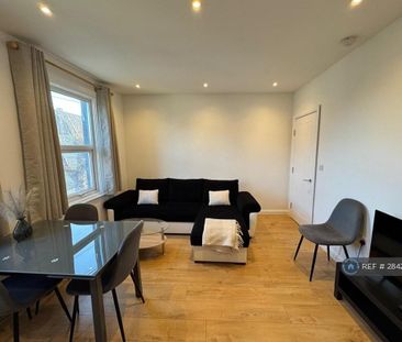 1 bedroom in a house share to rent - Photo 2