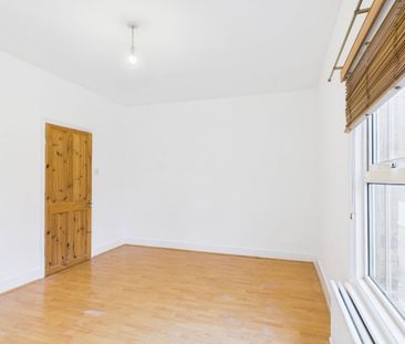 2 Bedroom - Photo 2