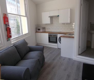 1 bedroom flat to rent - Photo 6