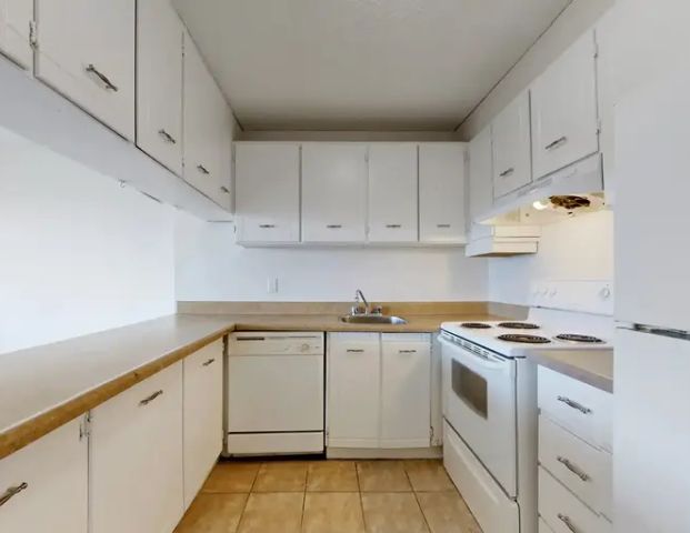 1460 Ghent Avenue - Burlington Square | 1460 Ghent Avenue, Burlington - Photo 1