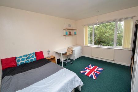 5 bedroom detached house to rent - Photo 3