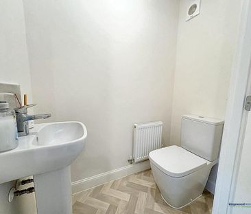 2 bedroom semi-detached house to rent - Photo 5