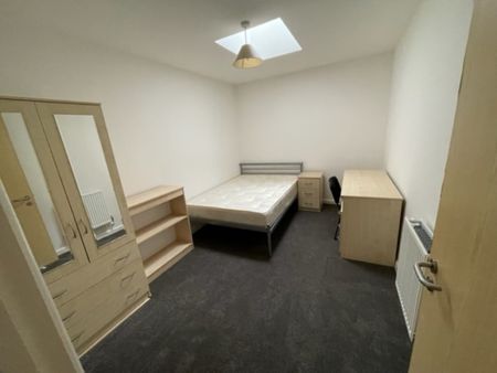 4 Bed Student Accommodation - Photo 5