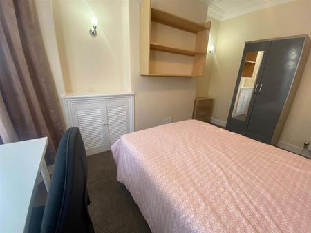 4 bedroom private hall to rent - Photo 5