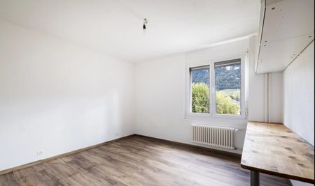 Bel appartement de 3.5 pièces rénové et bien équipé, garage-box inclus - Photo 4