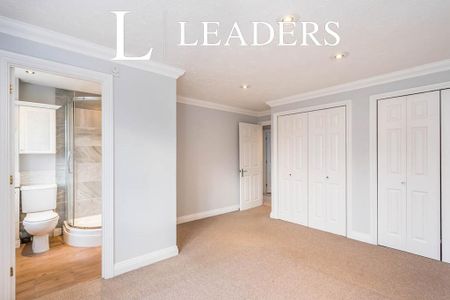 4 bedroom detached house to rent - Photo 5