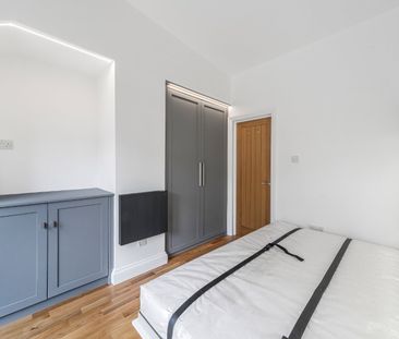 Selworthy Road, London, SE6 - Photo 2