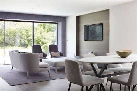 Ponsbourne Park, Newgate Street, Hertfordshire, SG13 - Photo 3