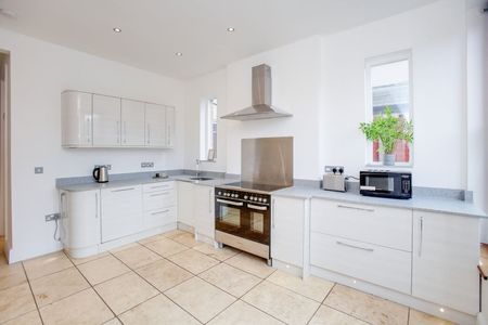 Room in a Shared House, Chatsworth Gardens, W3 - Photo 4