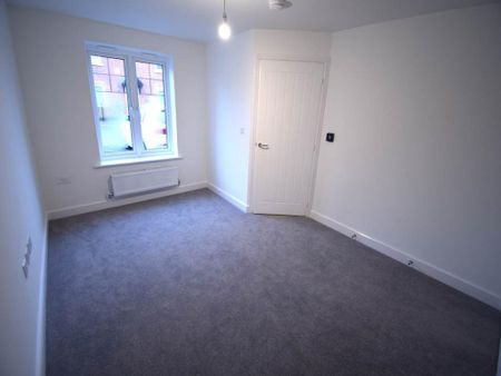 3 bedroom semi-detached house to rent - Photo 5