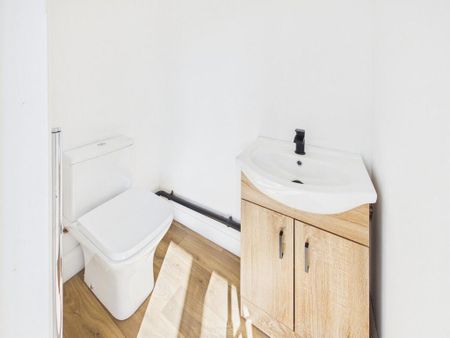 2 bedroom semi-detached house to rent - Photo 2