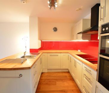 2 bedroom flat to rent - Photo 6