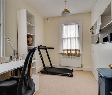 3 bedroom end of terrace house to rent - Photo 3