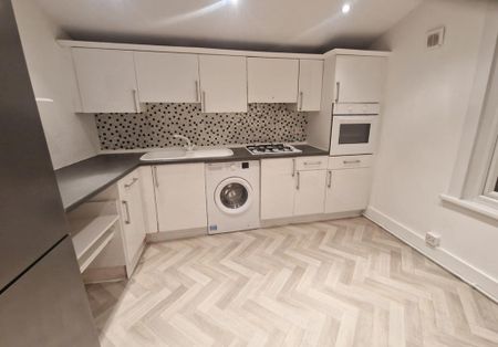 1 bedroom flat to rent - Photo 3