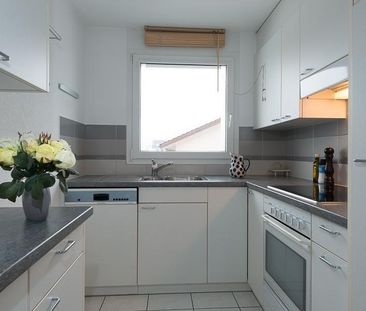 einzigartige Wohnung mit ausgebautem Dachzimmer - Foto 1
