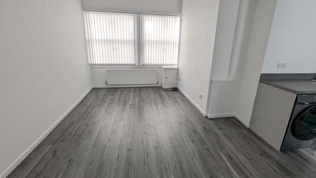 1 Bed Flat, Imperial Chambers, L2 - Photo 1