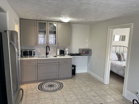 For Lease - 26 Whiting Avenue Unit# Upper, Oshawa, Ontario - Photo 4