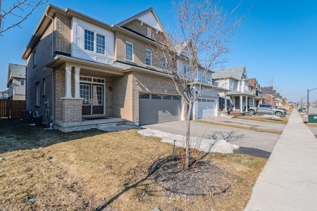 For Lease - 76 Cooke Avenue, Brantford, Ontario - Photo 2