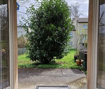 "Schöne Wohnung mit Gartensitzplatz + eigenem Eingang" - Photo 6