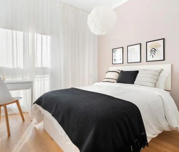 Carrer de Gaiarre, Barcelona, Catalonia 08014 - Photo 2