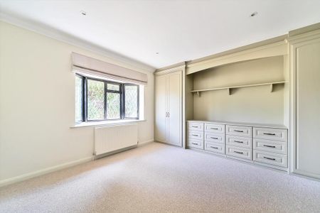 5 bedroom detached house to rent - Photo 3