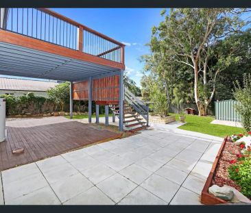 Modern Family Home in Peaceful Coastal Setting. - Photo 5