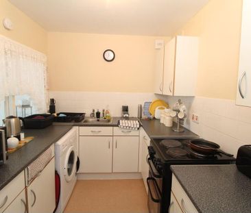 2 bed upper flat to rent in NE4 - Photo 1