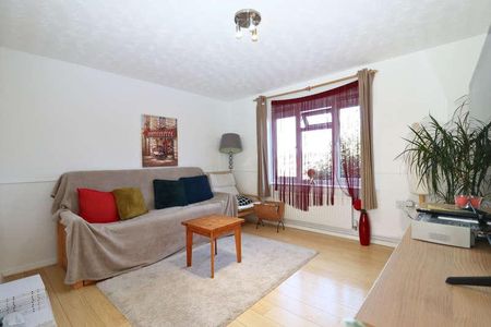 Chaffinch Close, Surbiton, KT6 - Photo 2